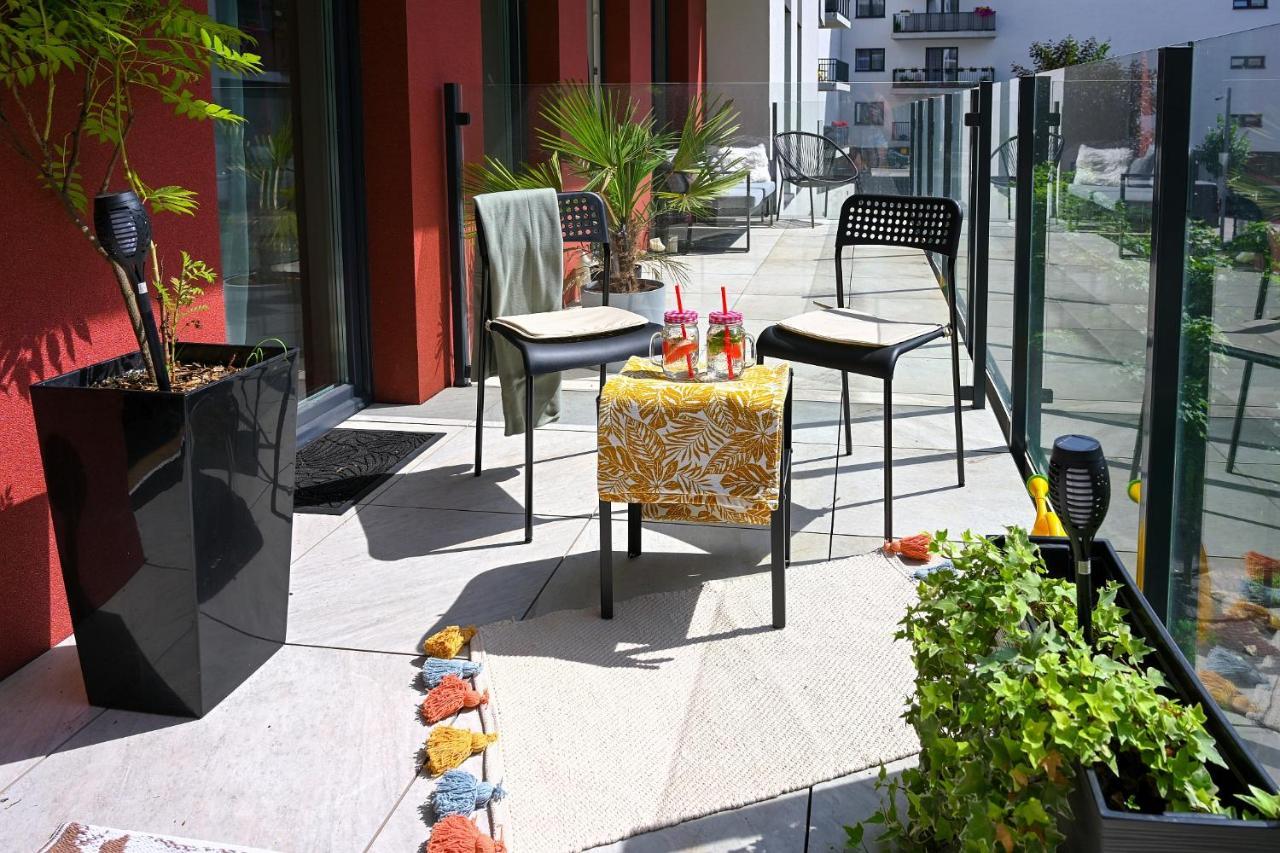 Praktyczny Apartament Z Cichym Tarasem Катовіце Екстер'єр фото